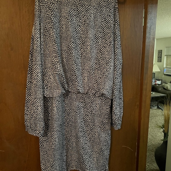 Beige by eci Long Sleeve Black and White Dress - Picture 1 of 4